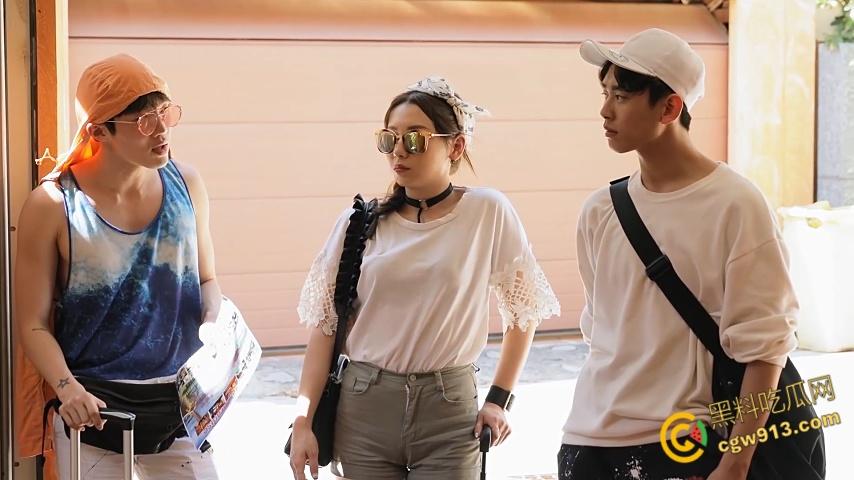 韩国高清三级《红色比基尼》,富家女偷拍闺蜜夫妻做爱,反被闺蜜男友强推爆操,闺蜜秒变情敌 !