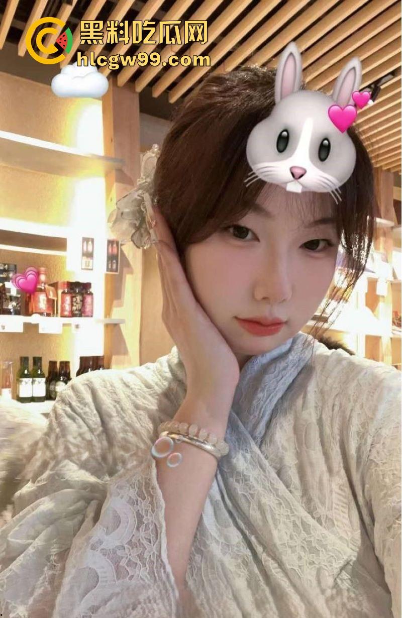 日本大阪留学生【植慧慧】约炮视频曝光,大奶母狗主动索求大屌,肛塞后入爆操骚穴,内容炸裂!