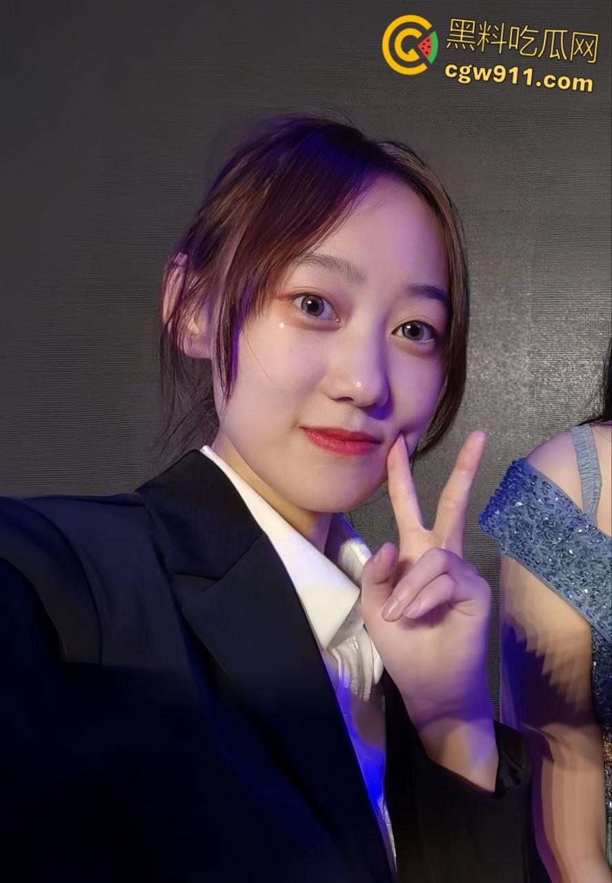 浙江大学嫩妹【宋雅曦】,清纯颜值私下却是爱口交的母狗,白嫩美乳娇小炮机,被男友骑乘疯狂打桩 !