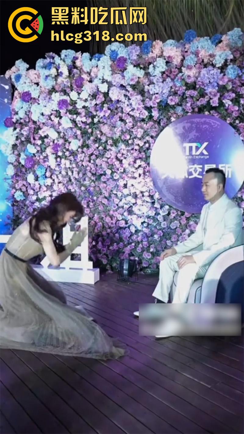 大师收徒爆操女徒弟,传销教父【俞凌雄】继续搞事,举办拜师仪式收整容脸,骚逼竟是靠逼上位!