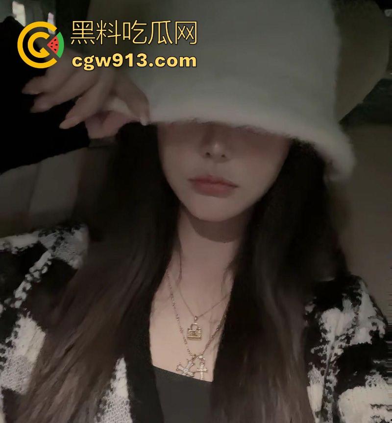 抖音御姐网红【萨琪拉不姓萨】榜一大哥重金包养,S级曲线细腰翘臀,被爆操大骚逼,私密性爱视频泄露!