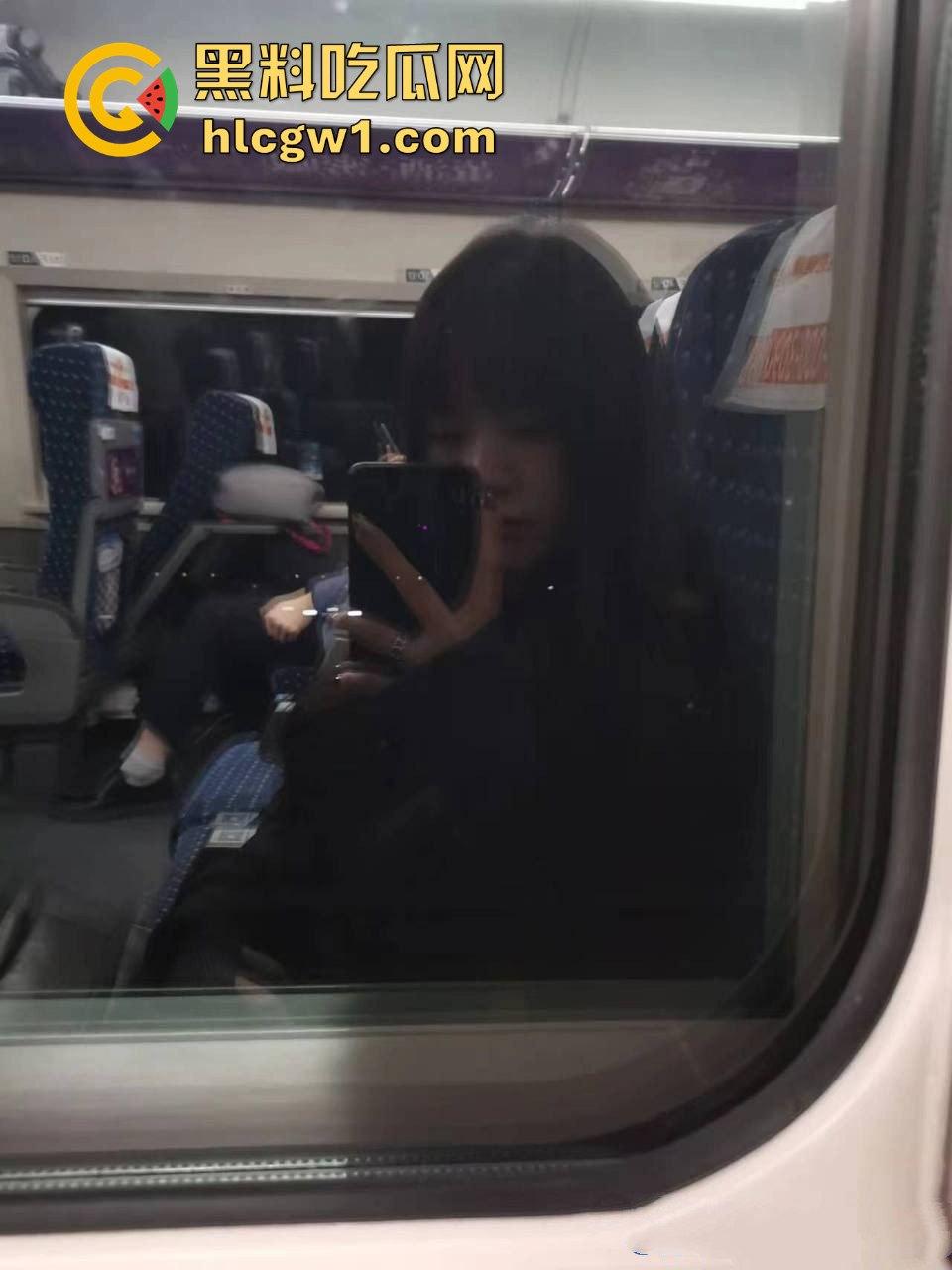 杭州外国语长腿学生妹『 陈雯 』被调教大神操到飞升!从单人啪啪到多人狂操,叫得像头小野猪!