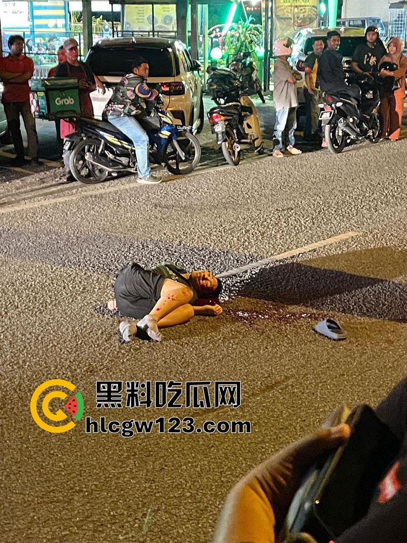 马来西亚血腥车祸现场,华裔驾车相撞导致2死4伤,现场血肉模糊胆小者勿入,现场画面流出!