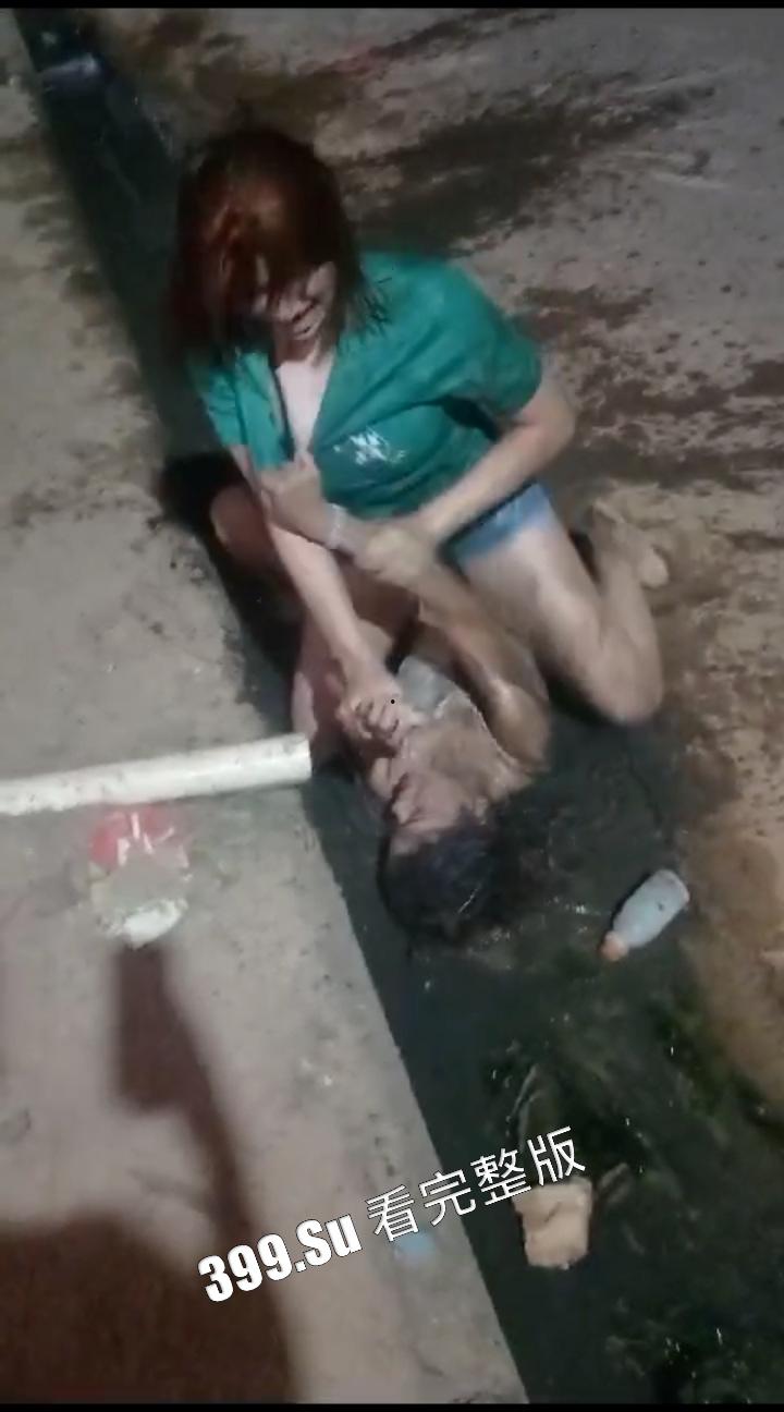 打架 互殴 解压  小仙女干架依旧生猛，打的对面直接爆装备（六）