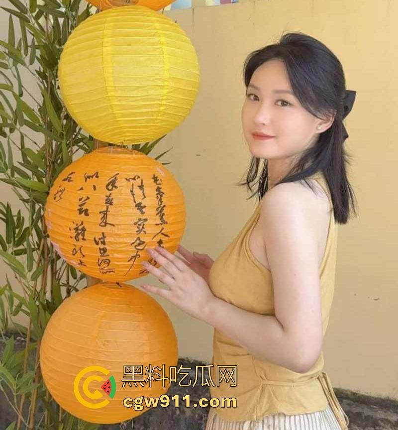 湖北宜昌新婚少妇【胡莉琴】与男友相恋6年修不成正果,分手后闪婚嫁入豪门,遭报复曝光性爱视频!