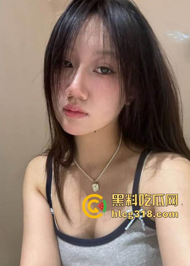 海角乱伦大神【姐弟一世情】最新力作 饥渴骚姐主动勾引足交 多姿势配合挨操 骚母狗根本停不下来 !