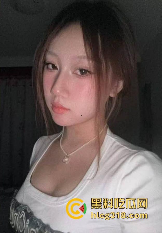 海角乱伦大神【姐弟一世情】最新力作 饥渴骚姐主动勾引足交 多姿势配合挨操 骚母狗根本停不下来 !