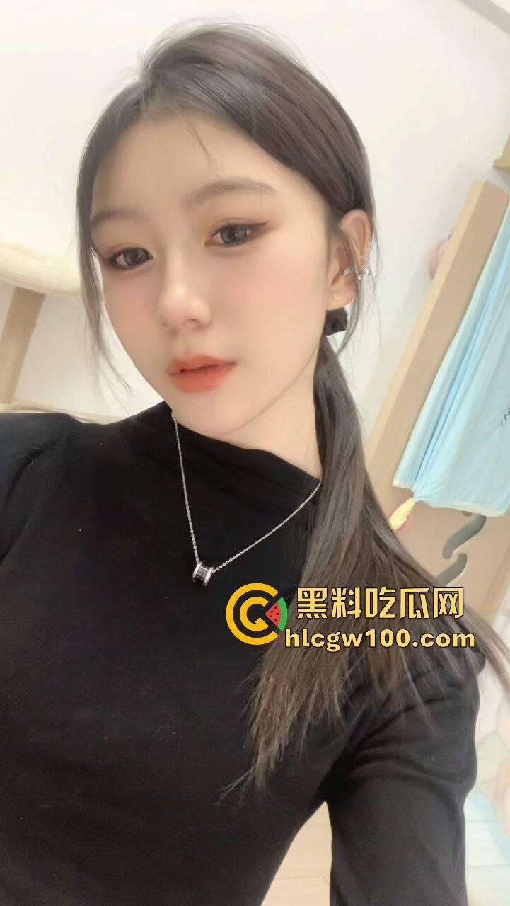 陕西08年生学生【王紫宣】私密视频曝光!嫩逼粉得像水蜜桃嫩到滴水,年轻身体就是不一样,果然是顶级白月光!