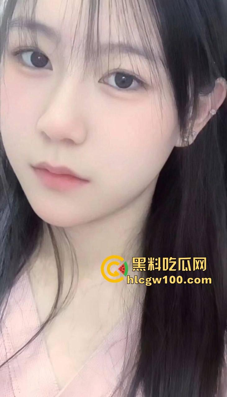 陕西08年生学生【王紫宣】私密视频曝光!嫩逼粉得像水蜜桃嫩到滴水,年轻身体就是不一样,果然是顶级白月光!