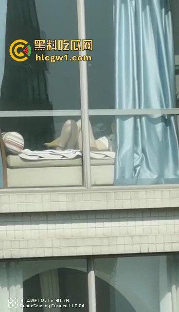 瓜友用华为手机偷拍邻居女孩看毛片自嗨!真TM清晰,以后干这事还是把窗帘拉上!这波偷拍真遥遥领先!