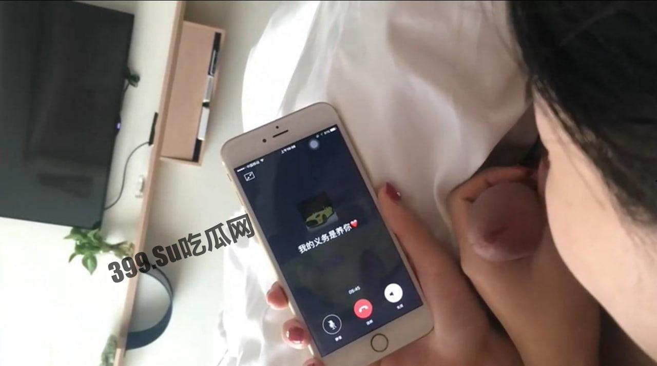 玩的就是心跳！骚鸡边吃鸡吧边勾引男人 刺激 这个才是极品