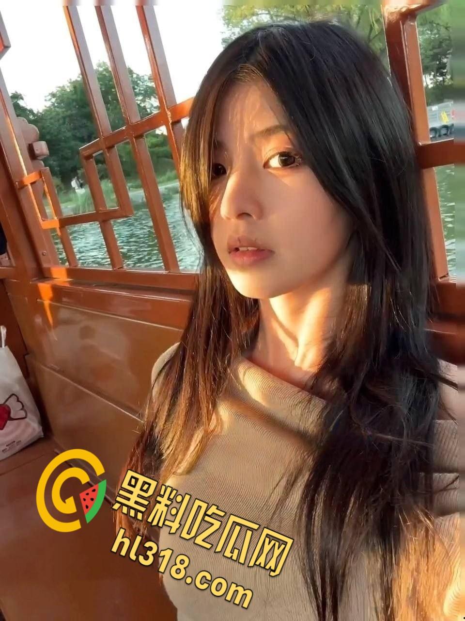 极品御姐【fabjous】,戴眼罩被男友全程录下,吃肉棒的样子太诱人,黑丝浴室被后入爆操 !