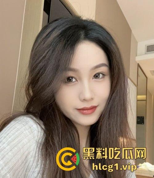 上海五矿美女交易员何麦伢私密视频流出!白领清纯表象下竟藏着如此大胆的秘密!