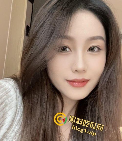 上海五矿美女交易员何麦伢私密视频流出!白领清纯表象下竟藏着如此大胆的秘密!