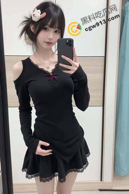 海角乱伦!妹妹的勾引,淫荡之夜:后入式的狂野与传教士式的温柔