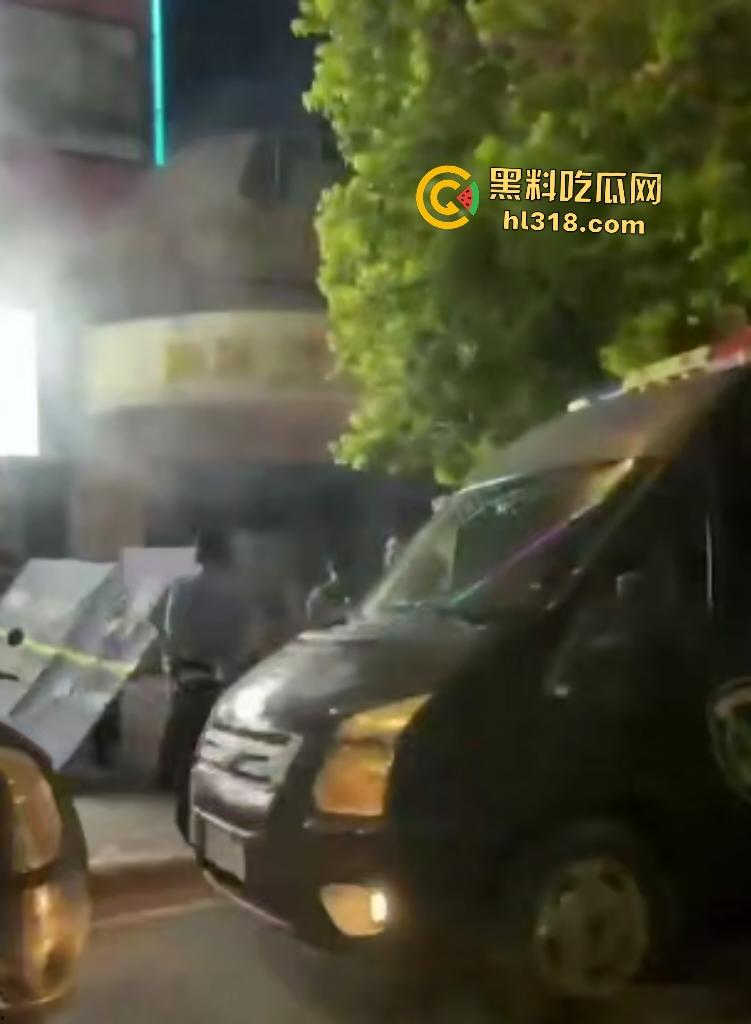 广州小伙去足浴找技师打飞机爽过头猝死,女技师神级手活三分钟撸爆,这体质还去找技师?