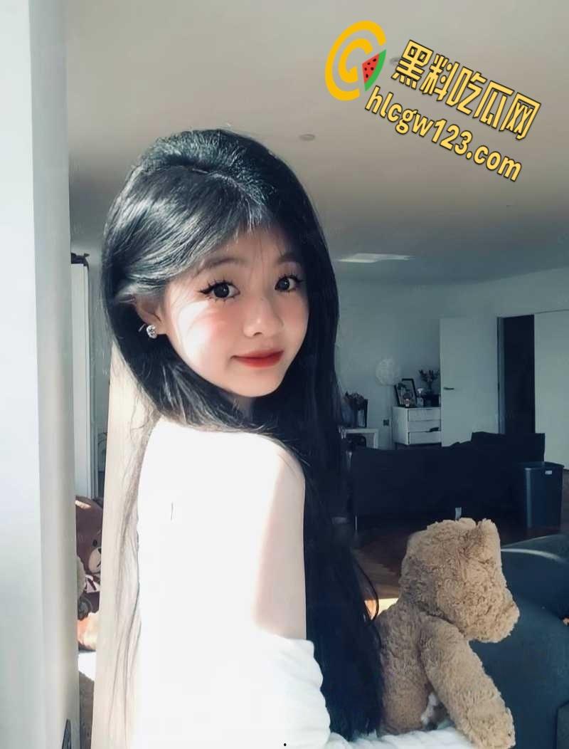 四川旅游学院【陈蓓元】，有着清纯外表却下海做外围，包一夜不做高端也不卖低廉逼价！