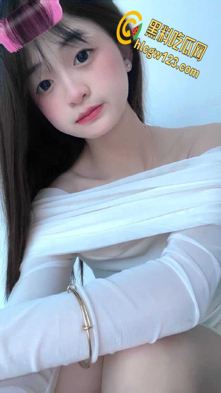 四川旅游学院【陈蓓元】,有着清纯外表却下海做外围,包一夜不做高端也不卖低廉逼价!