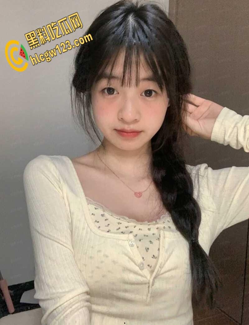 四川旅游学院【陈蓓元】,有着清纯外表却下海做外围,包一夜不做高端也不卖低廉逼价!