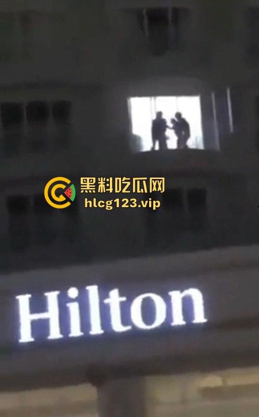 兄弟双飞皮影戏?希尔顿VIP才能看到的画面,有钱人果然懂得玩花样!