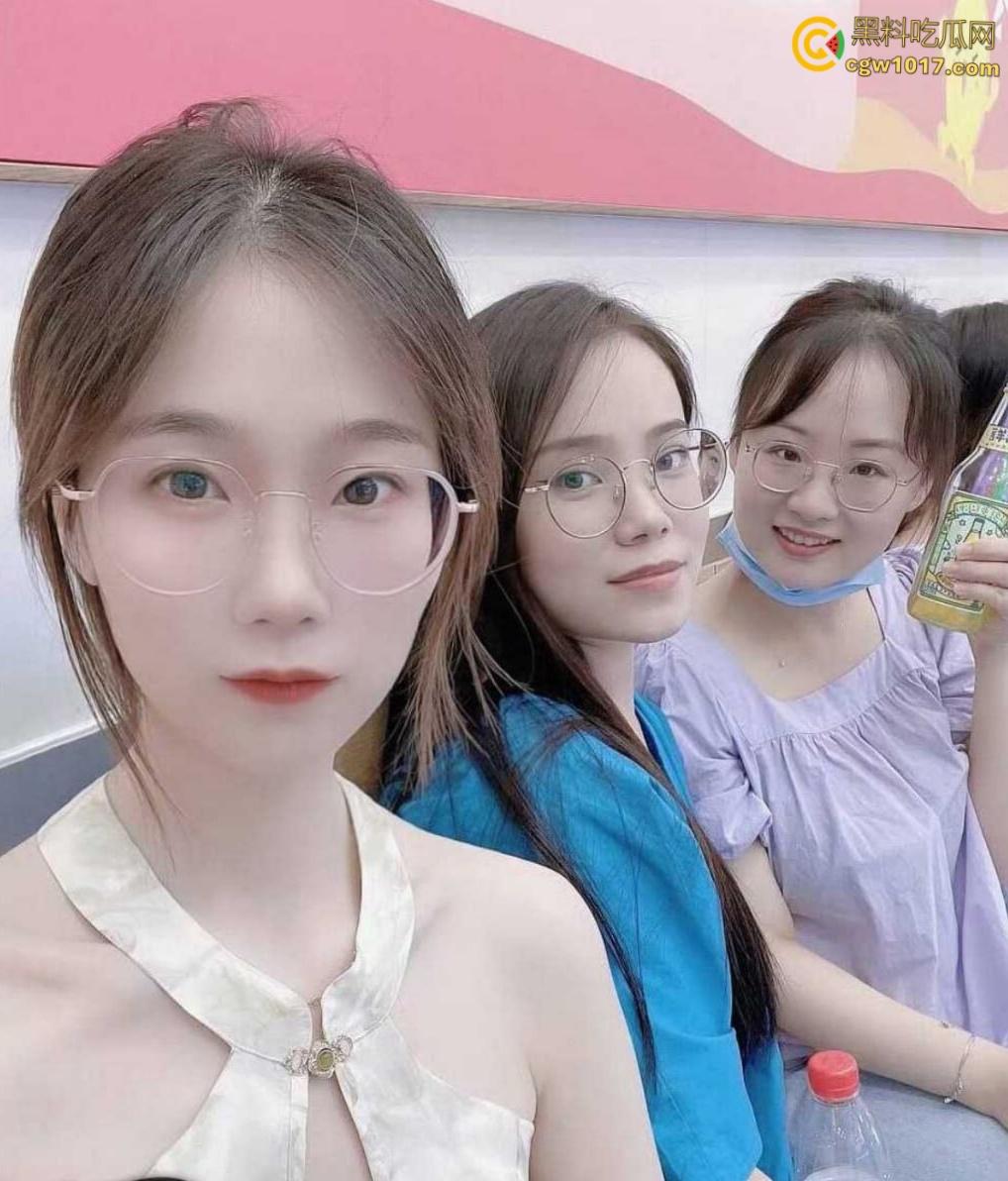 天津医科大学【陈思颖】，长相清纯反差十足，在床上是让人享受的小妖精，捆绑调教后趴在床上被无套内射 ！