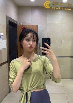 郑州大学第一附属医院护士【孟江雪】,和男同事偷情被男友曝光,经常内射吞精性瘾很大,蕾丝豹纹骑乘榨精 !