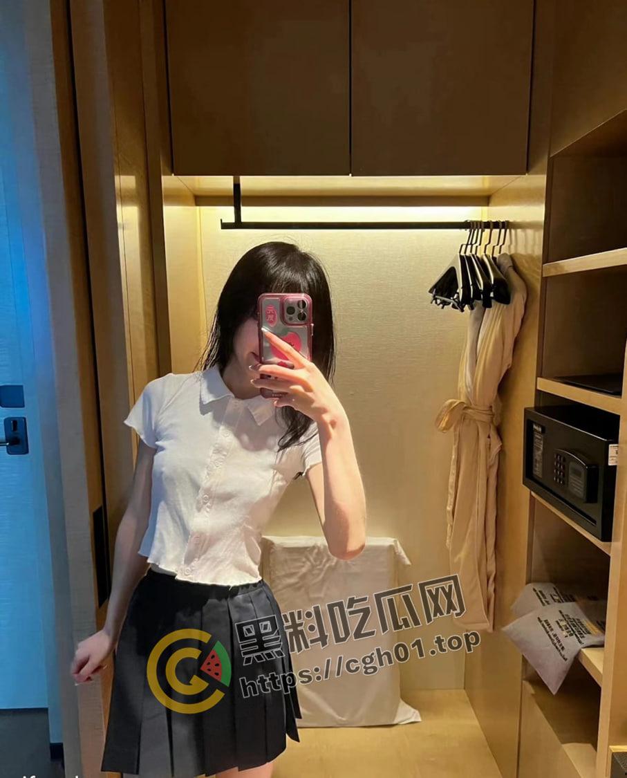 上海富家乖乖女与男友旅拍做爱合集 性欲机器一样的小母狗 铁肾也要遭不住