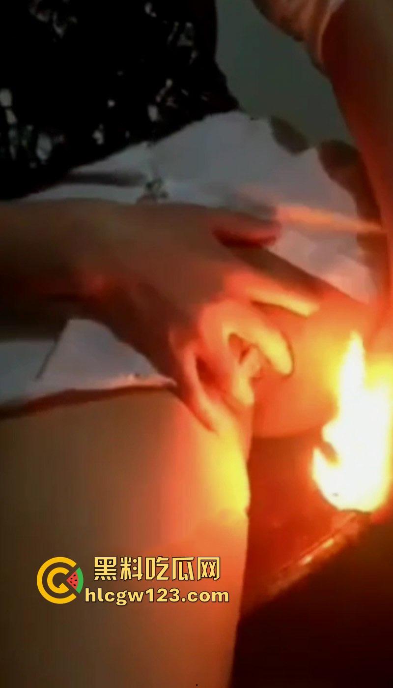 论熟女骚逼的猎奇花样整活 用逼灭灯 吹气球 抽烟都不在话下 不管是吹还是吸!