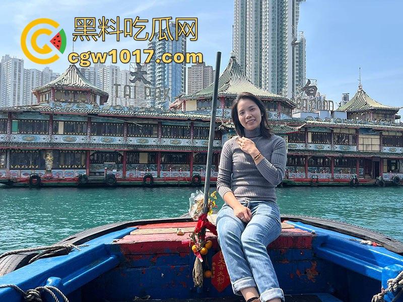 看似颜值不高的熟女少妇,实则这种是做爱的不二选择,熟练的技巧,极具诱惑的挑逗,分分钟让你缴械投降!