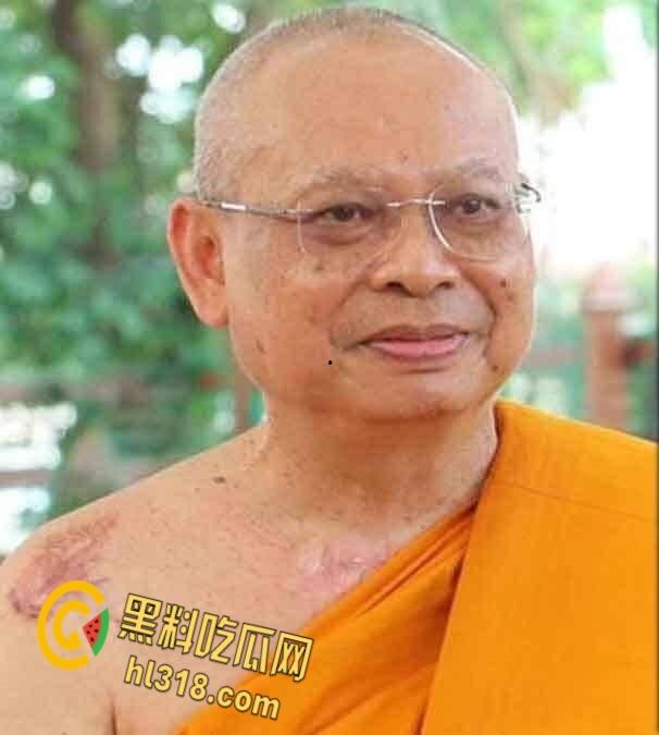 泰国版红姐【Golf】,专约高僧震撼整个泰国,女子与泰国高僧拍摄8万部照片,5600部视频勒索千万泰铢!