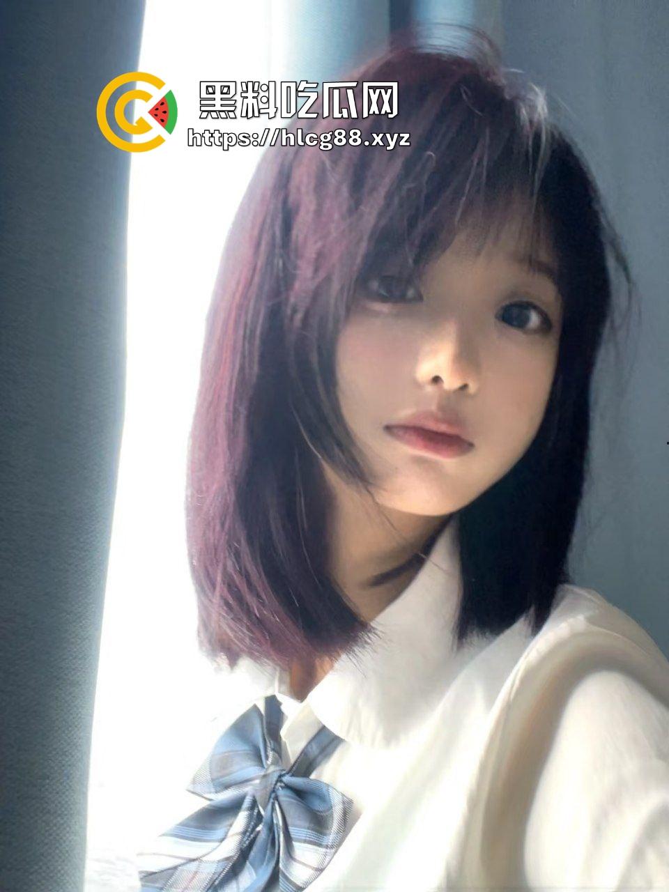 职高清纯小太妹大展鲍鱼,金逼高价约炮大哥,不敢操太快,慢慢抽插品尝粉嫩白虎小鲍鱼!