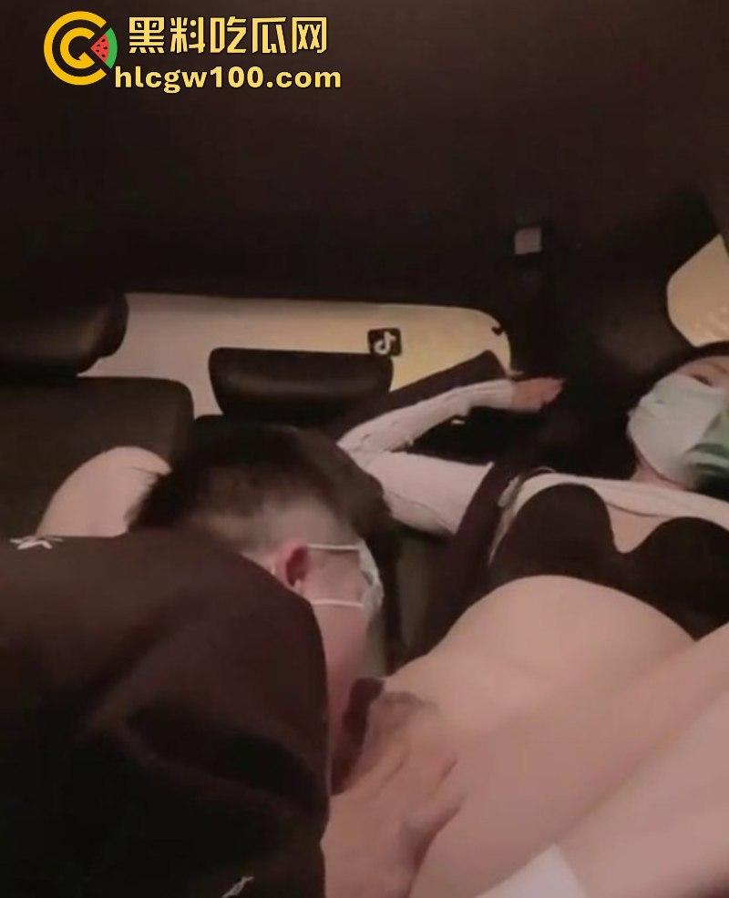 抖音极品少妇【衣衣甜甜圈】高颜值性感人妻 跟榜一大哥玩车震 大哥真有眼光啊 这种小网红钱少活好!