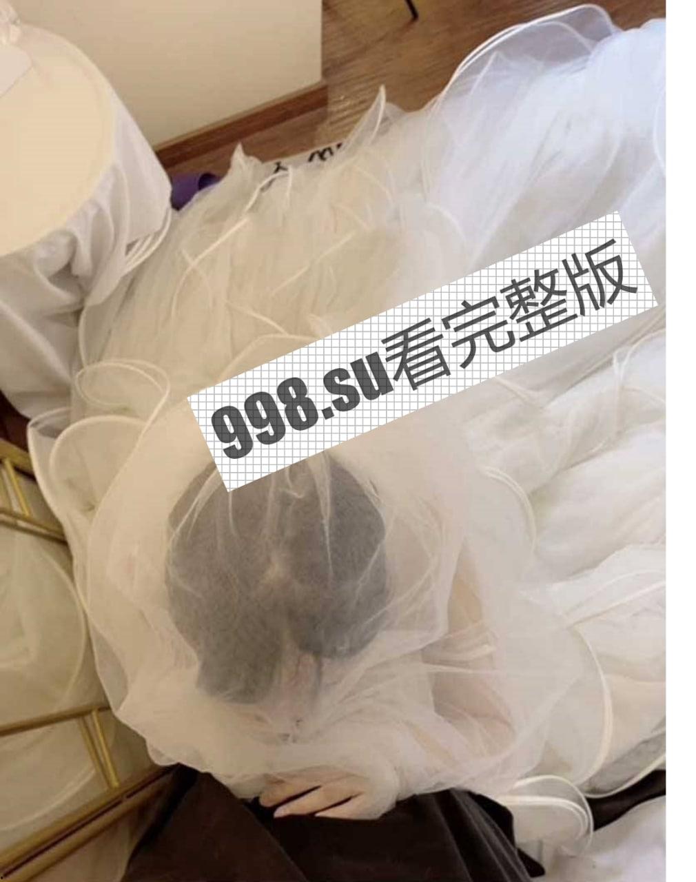 极品反差萝莉 胡九万身穿婚纱挨操时突遇老师电话 被吓秒变喷水娃