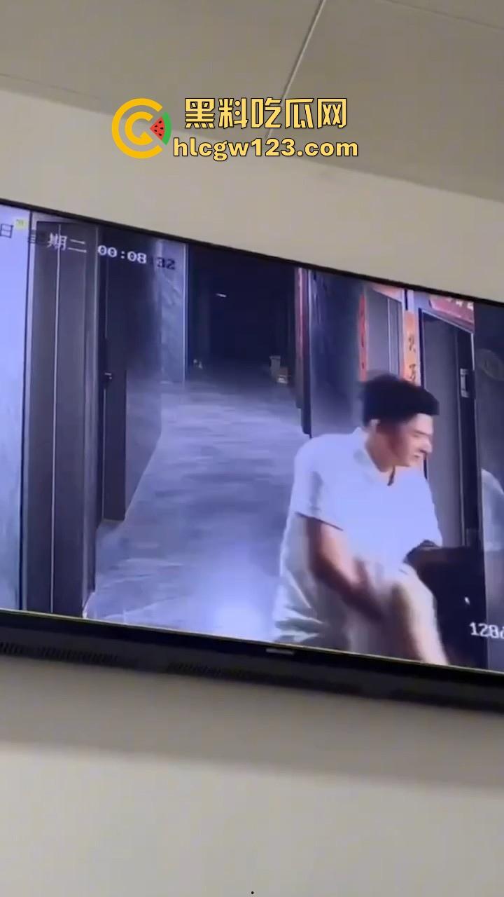 美女520当晚酒醉被两名男子捡尸 强行拖入酒店房间 轮奸2小时酒醒后才被救出 最终两人被拘!