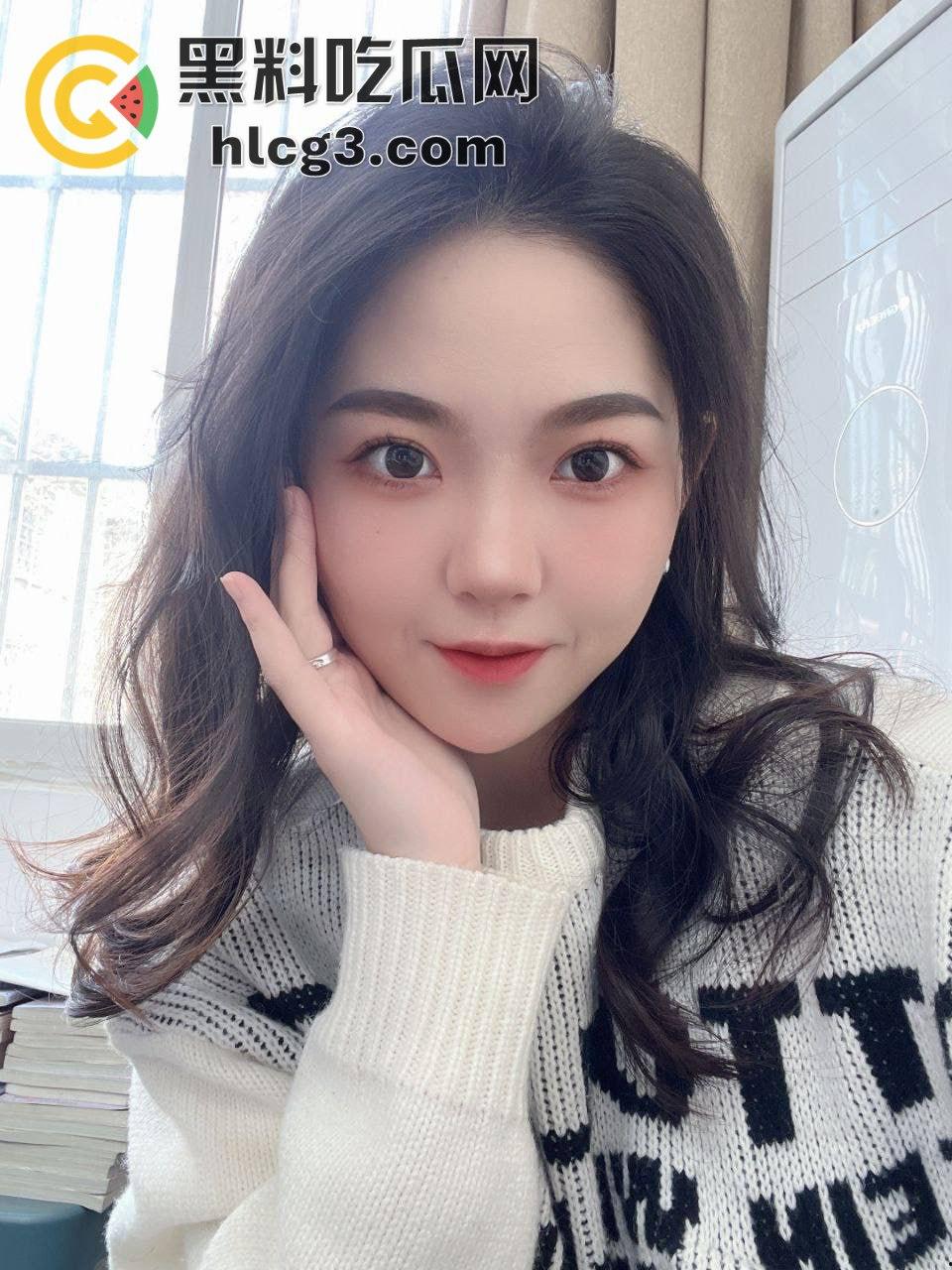 99年骚逼女神舔狗夜夜意淫,她却甘心跪地当金主脚下的狗,沸羊羊的梦想全是金主的现实!