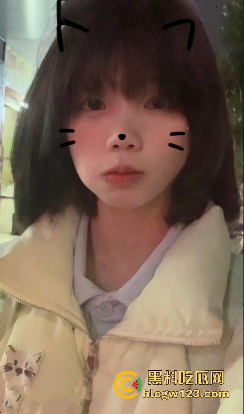 武汉工商学院大一小母狗【林萍如】和男友裸聊视频曝光 宿舍内骚浪自慰为男友解馋!