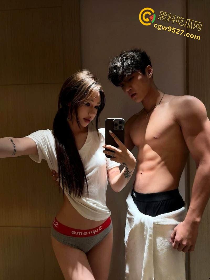 抖音网红【鸡腿弟弟】,肌肉体育生约炮百里送逼的女粉,镜前后入主动录像记录,娇小身材被后入爆操!