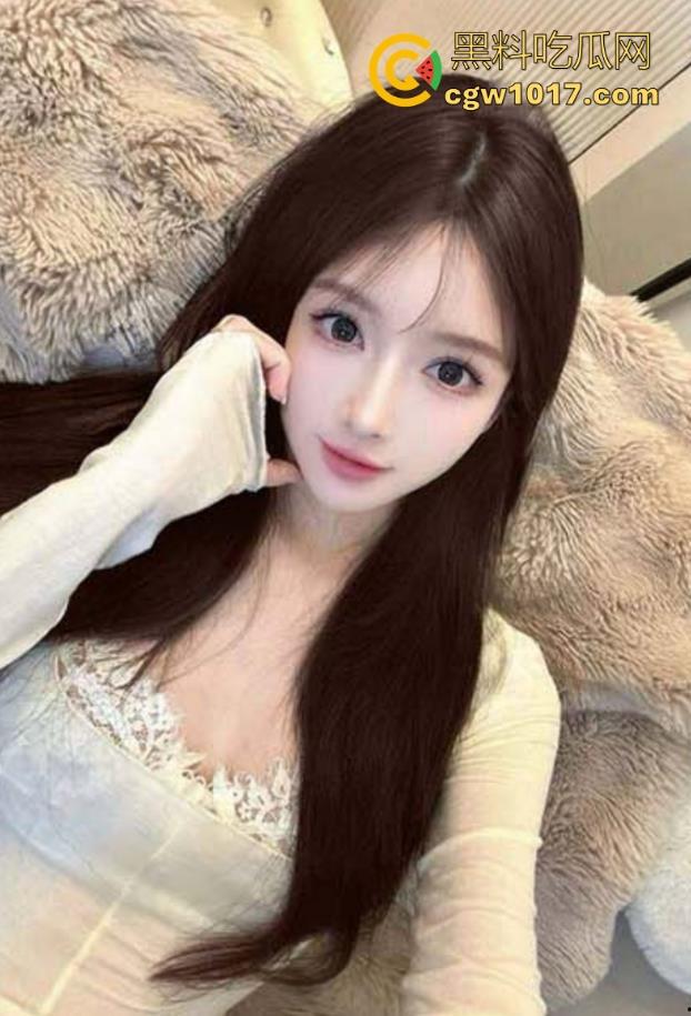 跟性感丰满的迷人嫂子酒店偷情约炮,红色情趣套装身上骑,无套中出,一滴不剩的舔舐干净我的精液!