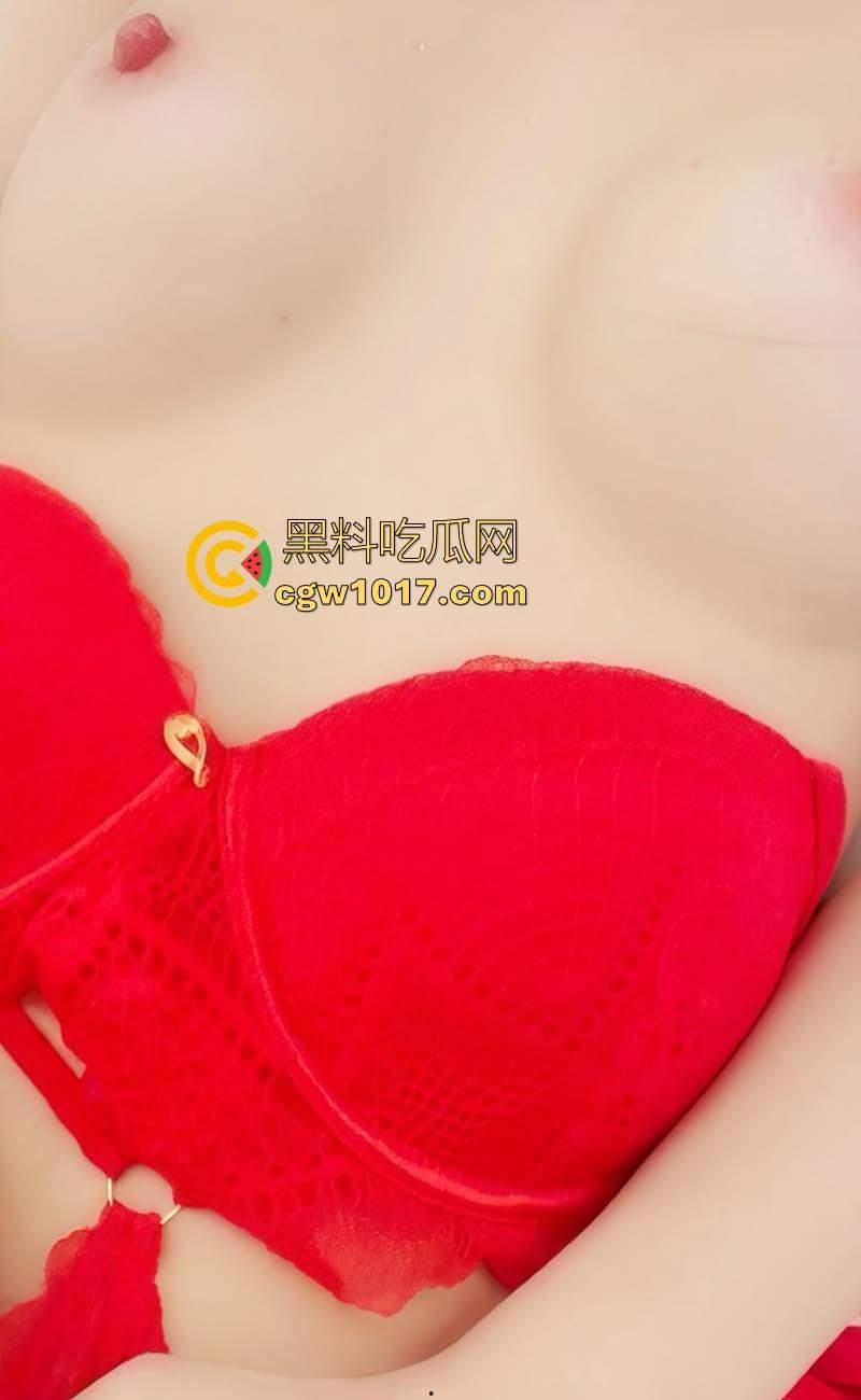 跟性感丰满的迷人嫂子酒店偷情约炮,红色情趣套装身上骑,无套中出,一滴不剩的舔舐干净我的精液!