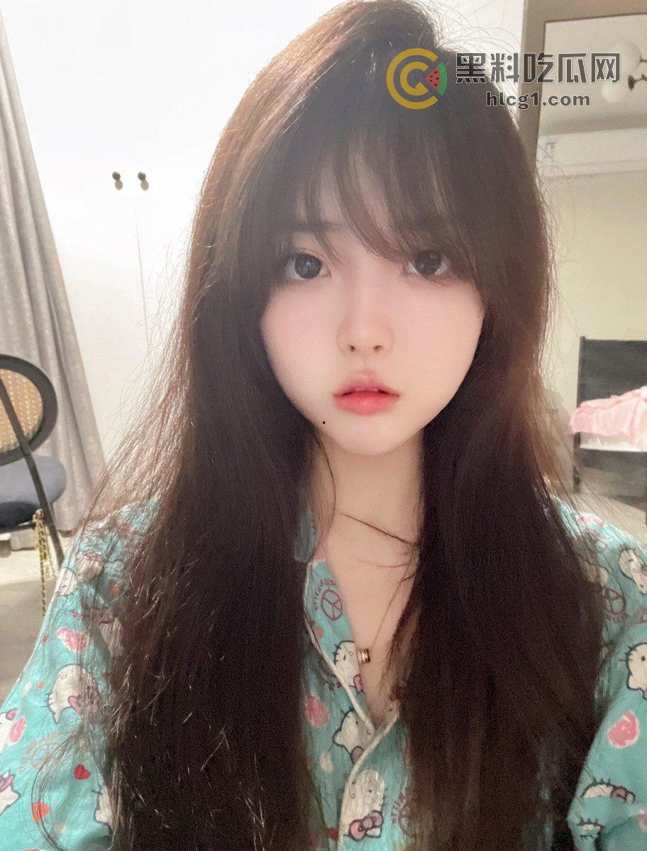 抖音网红【我是谁我也不知道】不雅视频泄露,金主爸爸夜晚疯狂操她