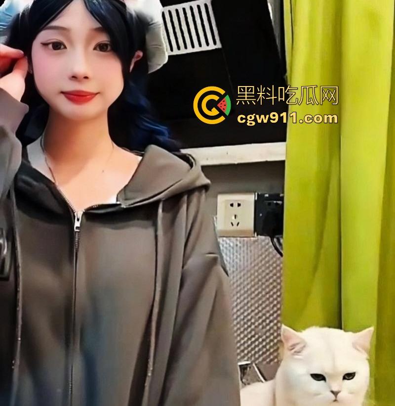 浙江幼儿师范高等专科学校【李晓萌】同学心中的清纯女神，摇身一变成男友胯下的淫娃，各种姿势性爱曝光！