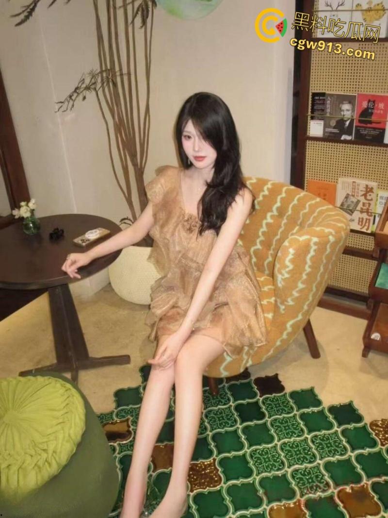 吉林工商学院【王馨岚】，清纯校花跟男友自拍流出，反差母狗口技娴熟，忠爱口爆吞精，停都停不下来！