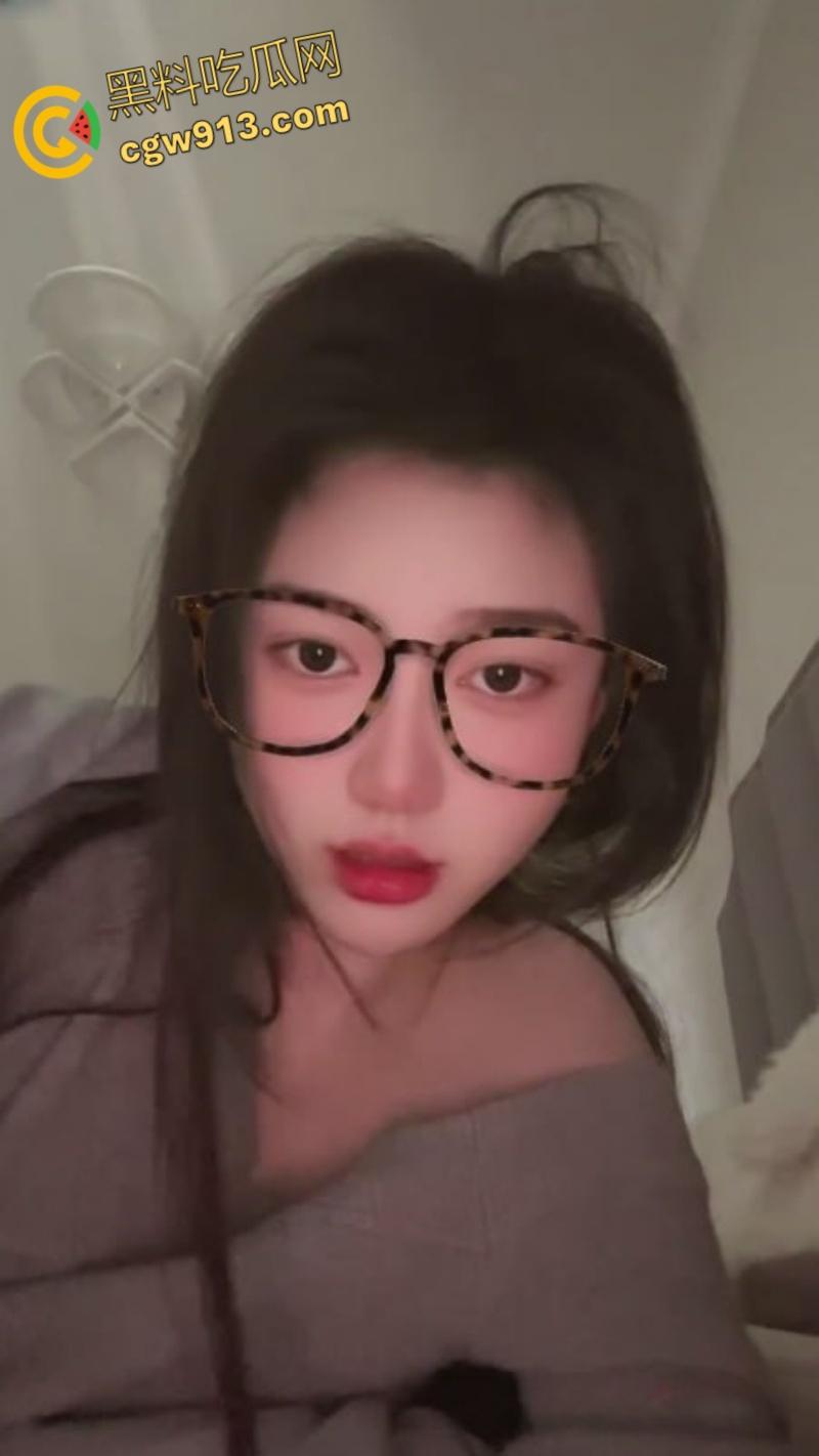 吉林工商学院【王馨岚】,清纯校花跟男友自拍流出,反差母狗口技娴熟,忠爱口爆吞精,停都停不下来!