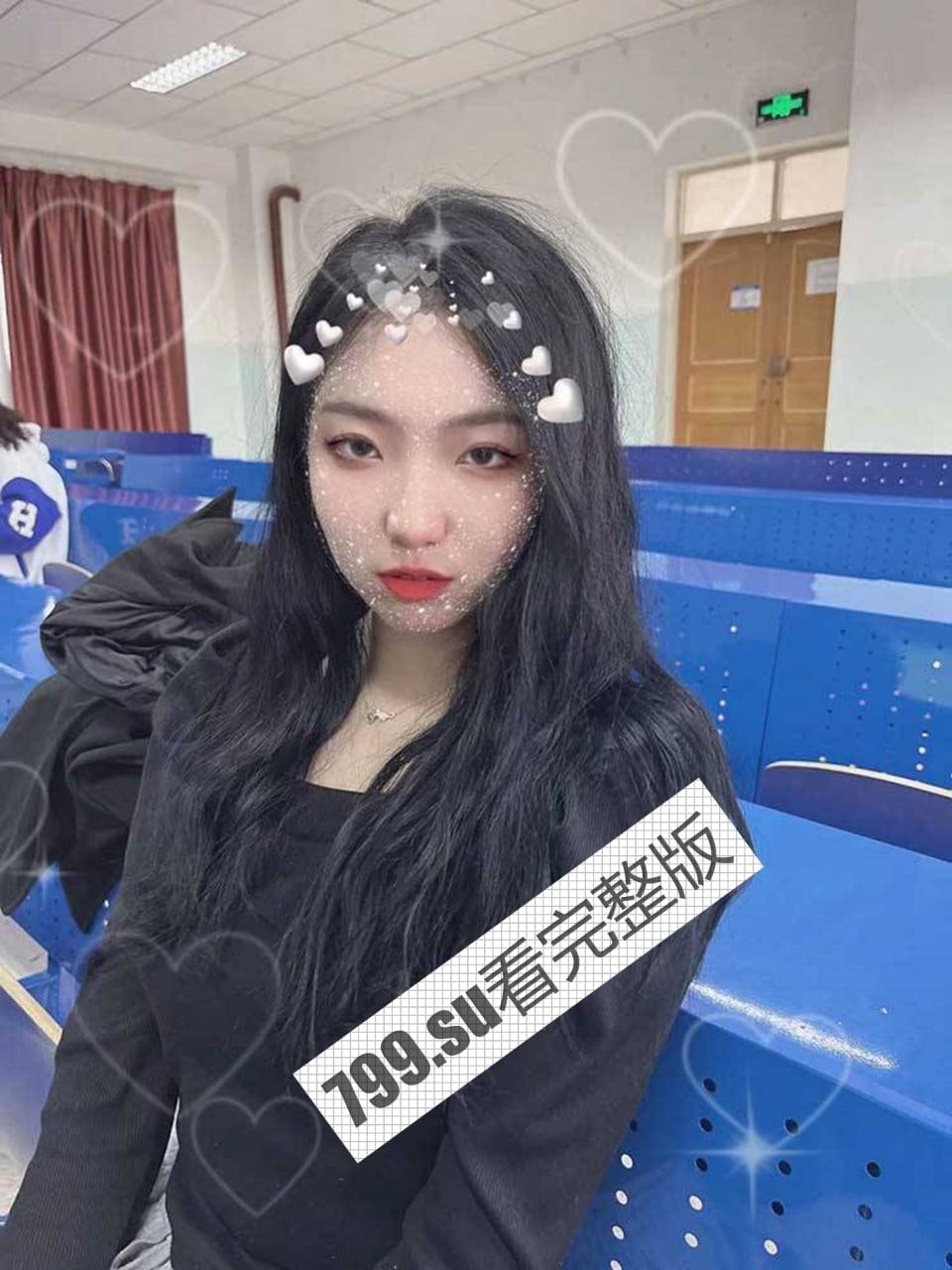 反差!19 岁昌吉处女母狗反差裱求自曝 喜欢露出 被认出可以随便玩