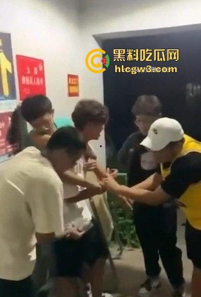 安徽校园内衣大盗现场翻车!臭袜子满地,小伙口味重,偷遍女宿舍内裤,活脱脱现代采花贼!