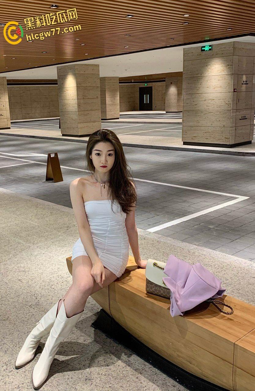 清纯卫校护士【刘思雯】化身淫荡小母狗,宾馆情趣约啪引爆反差诱惑!