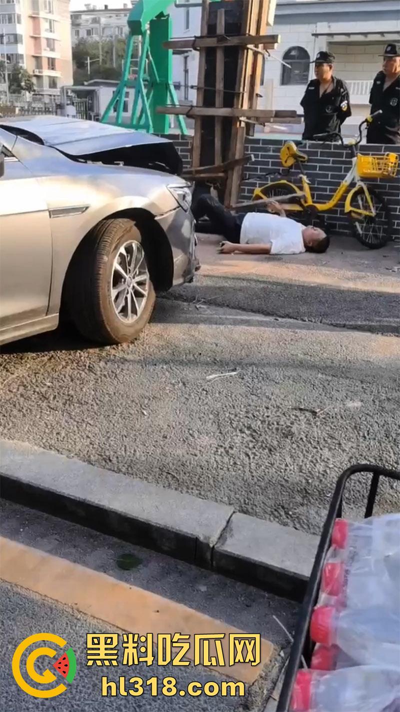 还敢装逼00后直接整治你,沈阳00后开车遭39岁男子辱骂,气不过直接开车撞,目前已被刑拘!