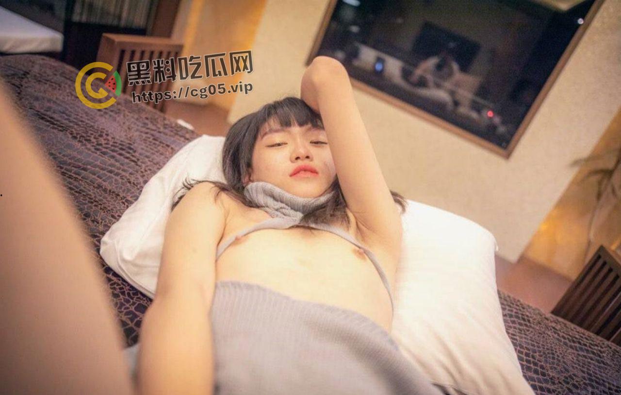 台湾基隆模特 林雅雯 早期被网调不雅自拍流出 小小年纪就风骚的不成样子