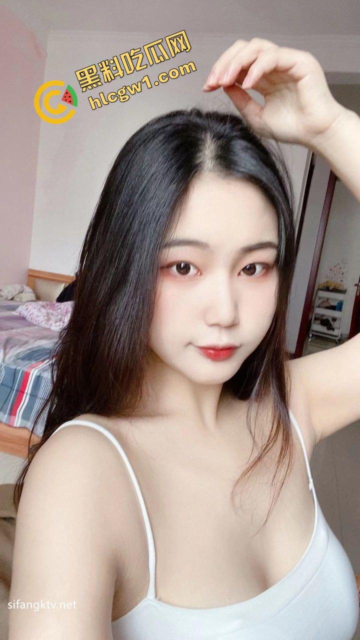 安徽合肥反差骚母狗『钟韵』在家发骚脱光自慰 用硅胶肉棒满足自己 独家流出!