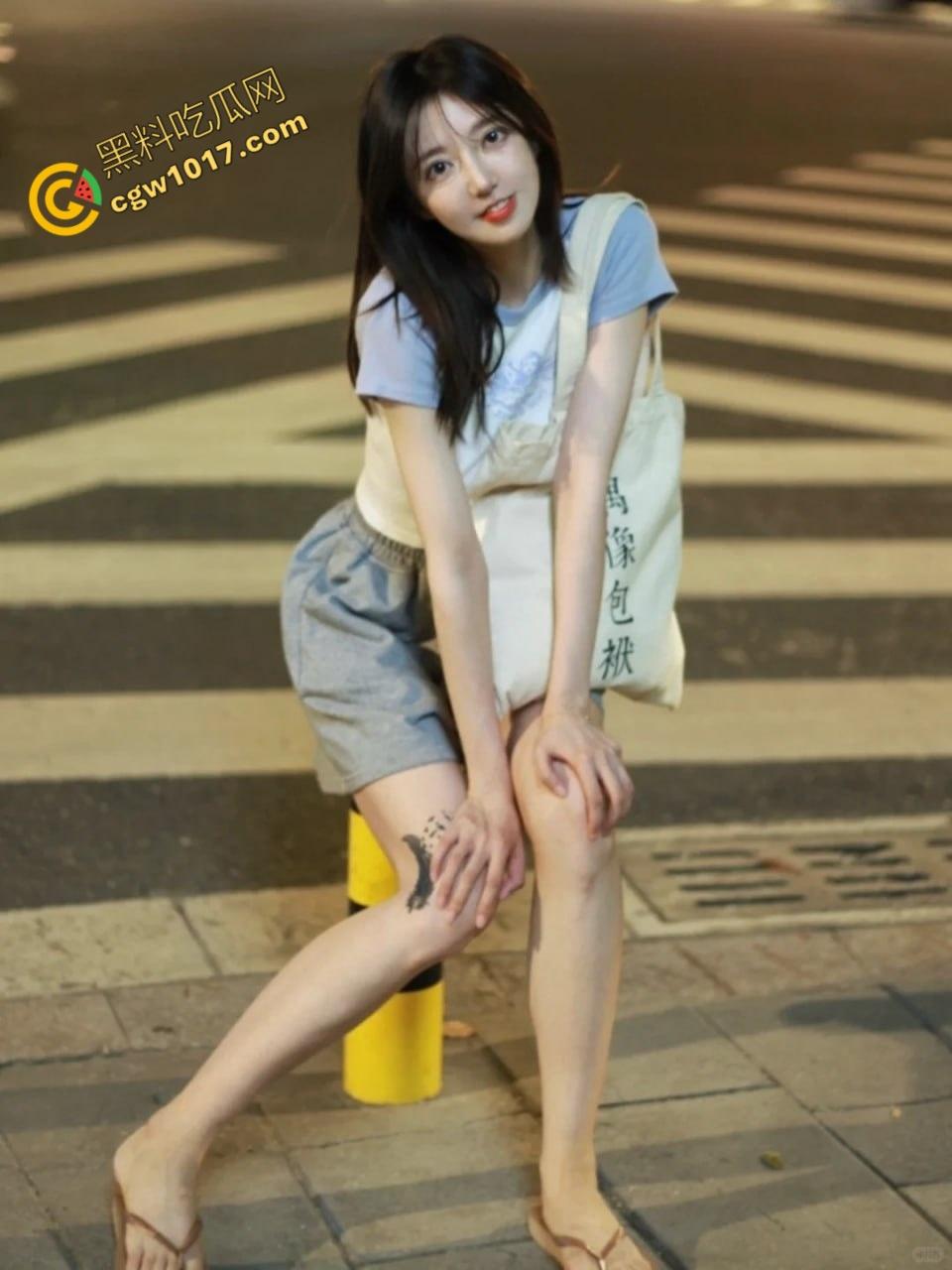 深圳20岁气质御姐【姜雪】与男友居家自拍泄密：清纯大眼女神秒变母狗，厨房撅臀口交深喉，粉嫩骚逼被大屌暴插内射